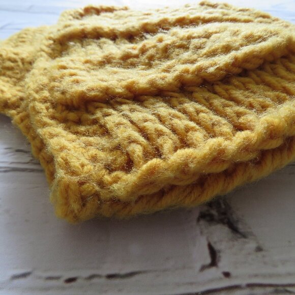Vintage Mustard Yellow Knit Toque With Lid - Picture 5 of 5